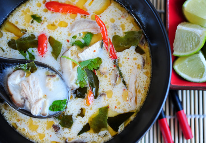 Tom Kha Gai – Tajska zupa z mleczkiem kokosowym