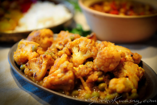 Aloo Gobi – kalafior i ziemniaki w delikatnym curry