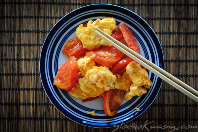 Jajecznica z pomidorami po chińsku